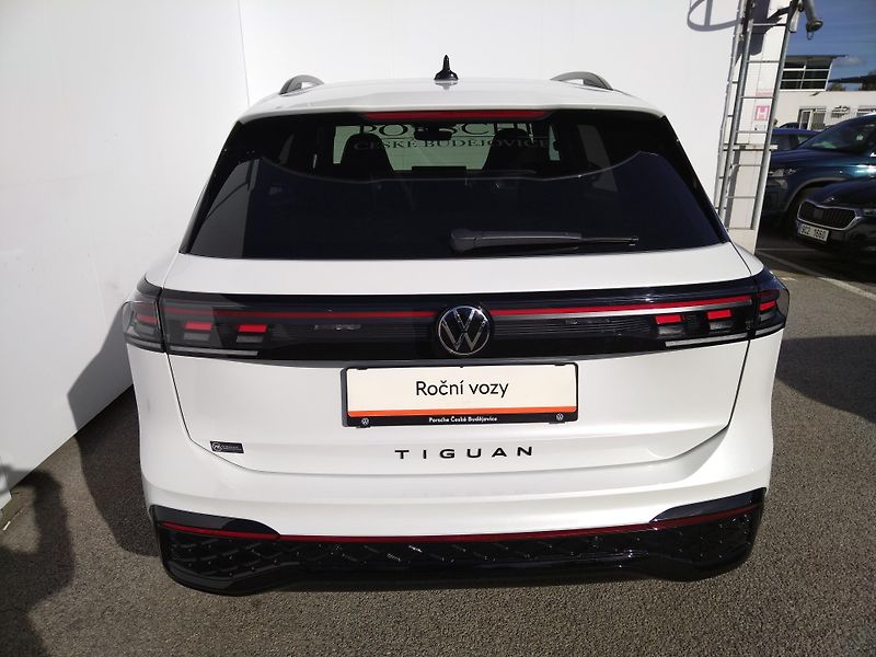 Volkswagen Tiguan R-Line 2,0 TSI 150 kW 4MOT - fotka 6 z 27
