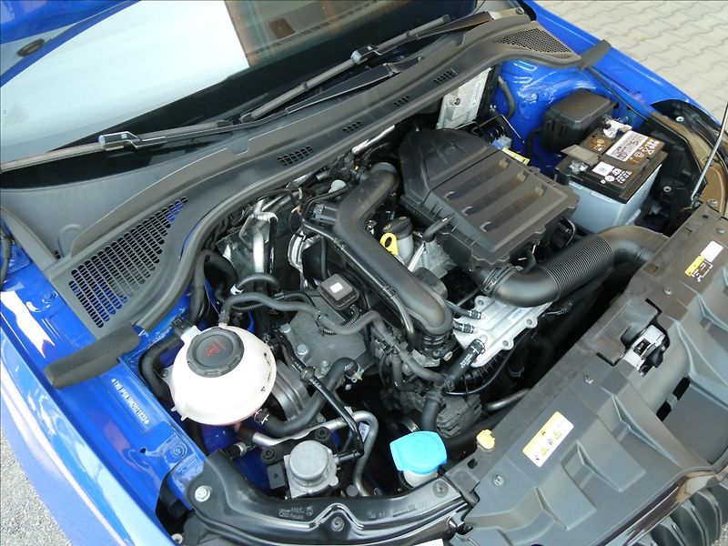 Škoda Fabia 1,0 TSi 70kW STYLE,2x kola,ČR - fotka 39 z 42