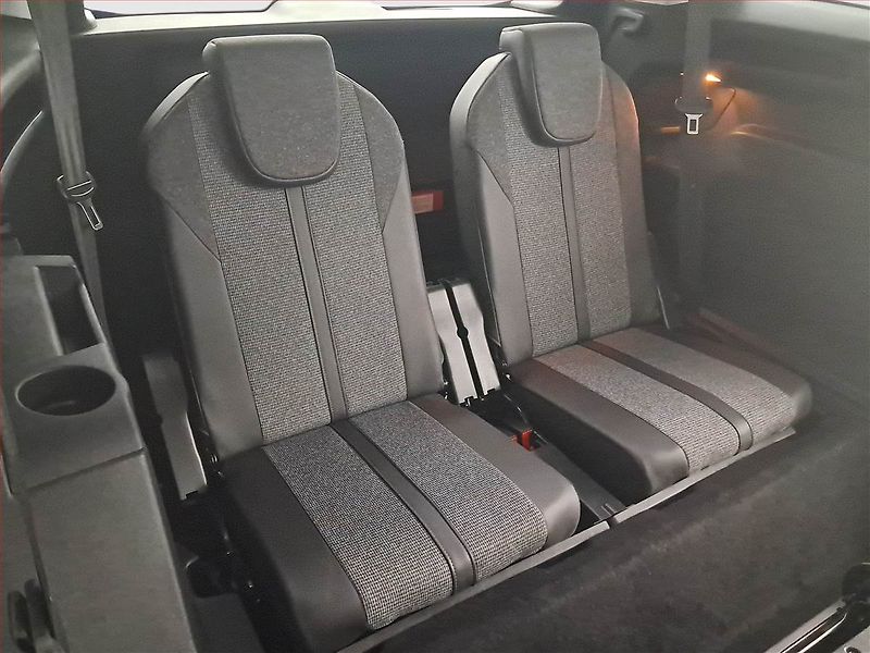 Peugeot 5008 (2018) Allure PureTech 130, Automat - fotka 17 z 23