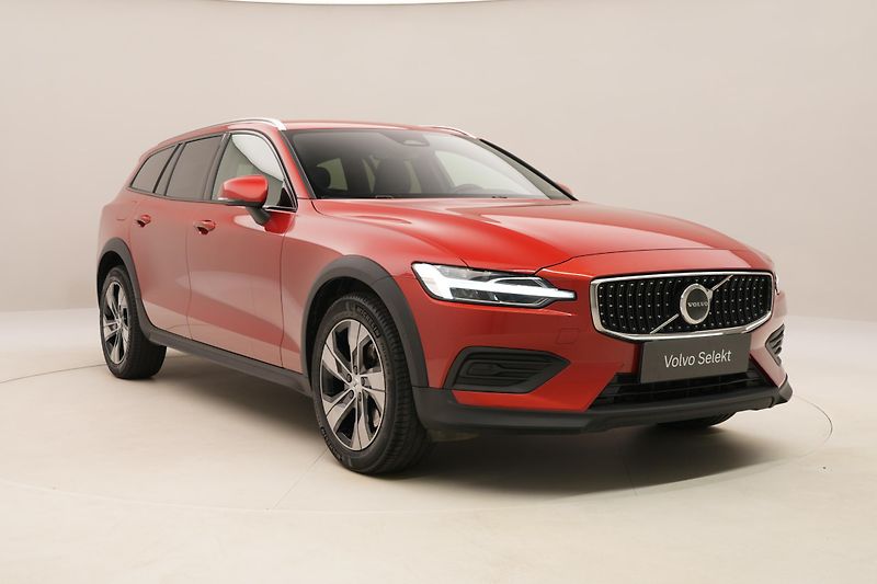 Volvo V60 CC B5 AWD PLUS AUT REZERVACE - fotka 15 z 59