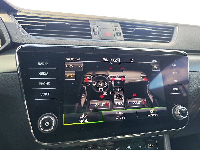 Škoda Superb 2.0 TDi/147kW Sportline DSG - fotka 23 z 34
