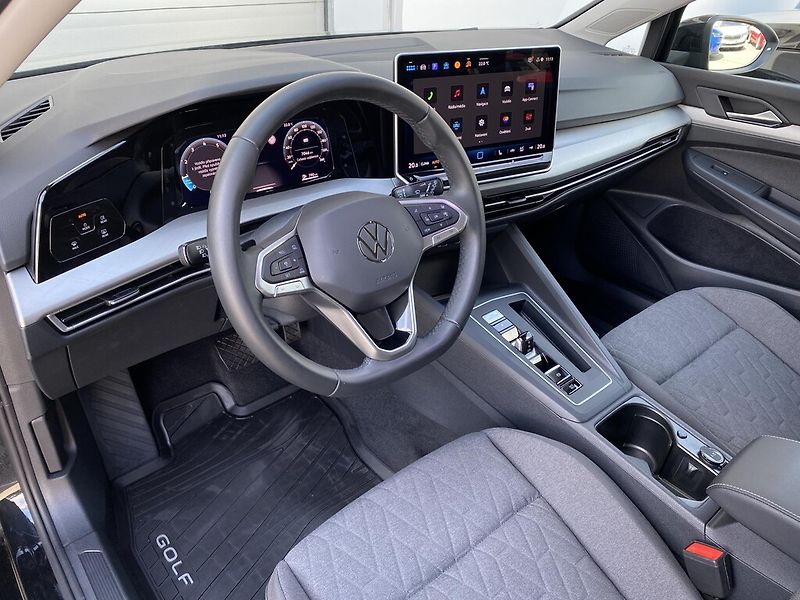 Volkswagen Golf 1,5 e-TSI 85 kW Life MHEV DSG - fotka 7 z 27