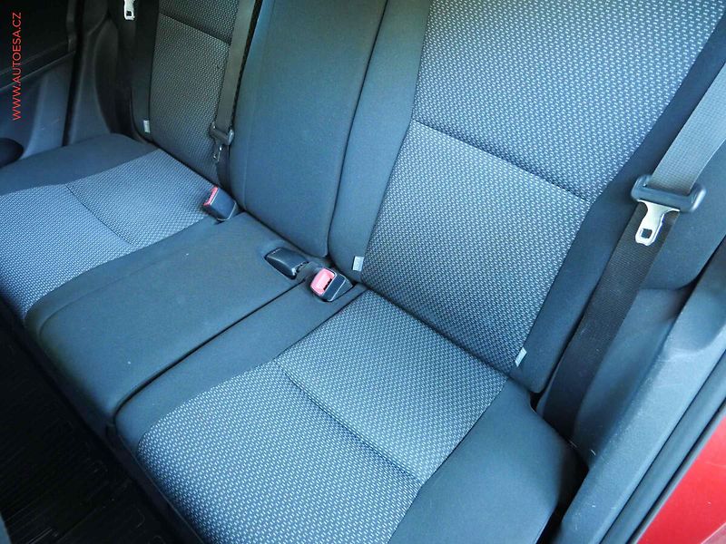 Toyota Auris (2010) 1.6VVTI, ČR, autoAC - fotka 10 z 19