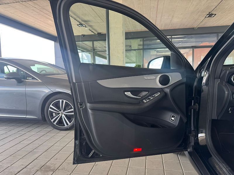 Mercedes-Benz GLC 220d 4MATIC - fotka 9 z 21