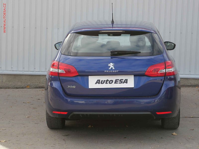 Peugeot 308 (2018) 1.5HDi, AC, tempo, navi - fotka 5 z 24