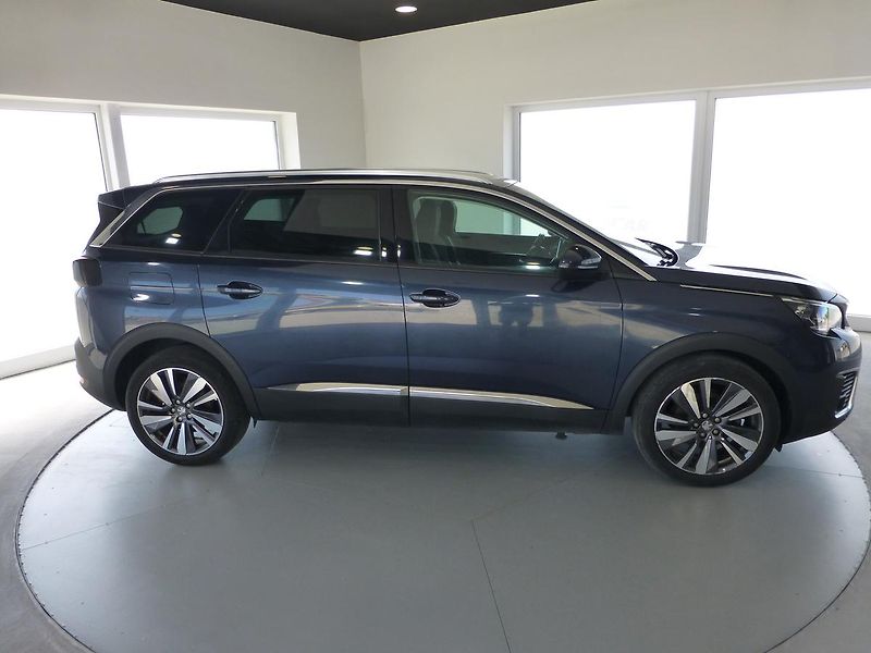 Peugeot 5008 (2020) 1,5HDI-96KW*NAVI**KAMERA*7MÍST - fotka 4 z 29