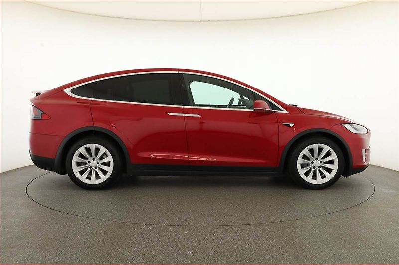 Tesla Model X (2020) Long Range Plus, SoH 93% - fotka 6 z 25