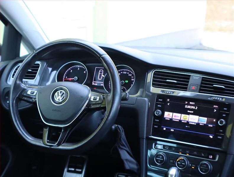 Volkswagen Golf (2019) Highline 2.0 TDI, 4X4 - fotka 7 z 18