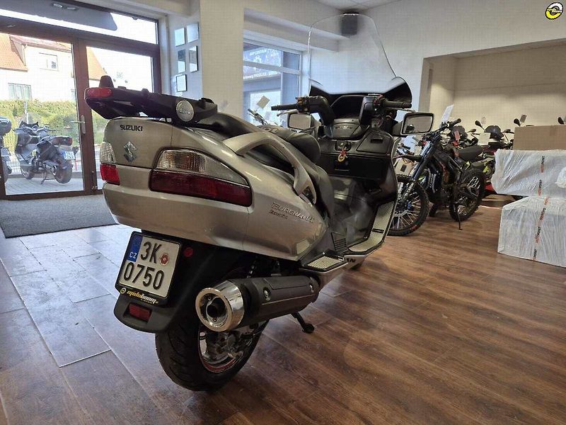 Suzuki Burgman 650 Executive (2005) - fotka 6 z 20