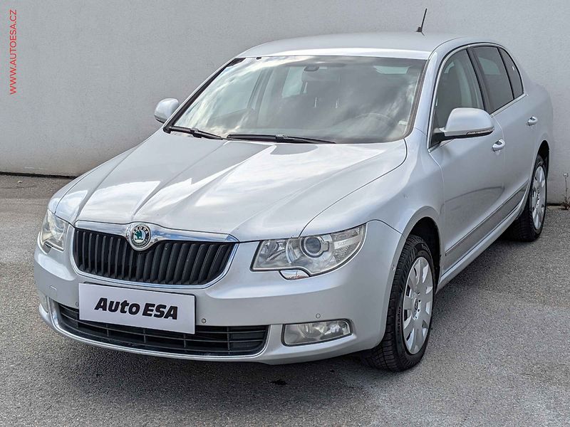 Škoda Superb (2008) 2.0TDi, ČR, Elegance, DSG - fotka 3 z 15
