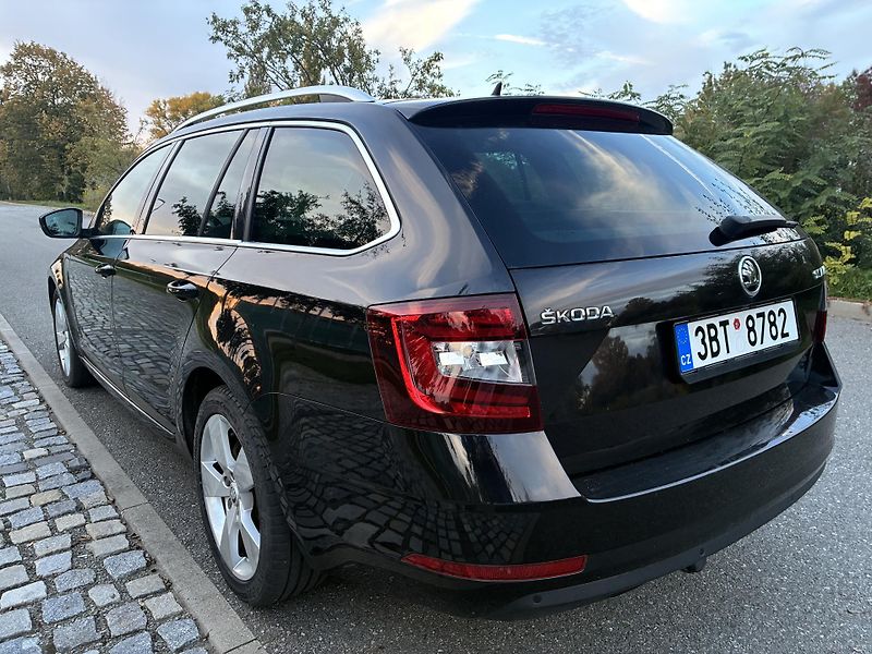 Škoda Octavia STYLE 110 kW MAX.VÝBAVA - fotka 4 z 18