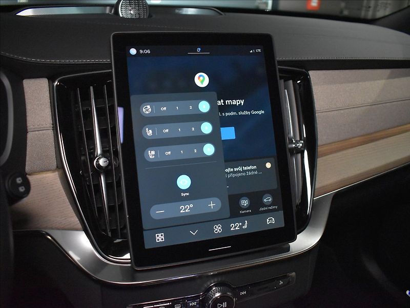 Volvo XC90 2,0 T8 AWD Ultra B&W,Ventilace - fotka 28 z 30