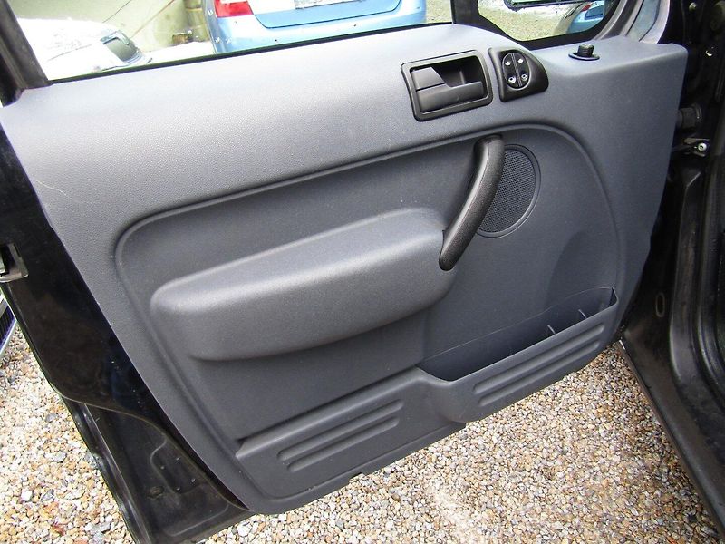 Ford Tourneo Connect (2010) 1.8 TDCi 81kW BEZ DPF - fotka 19 z 34