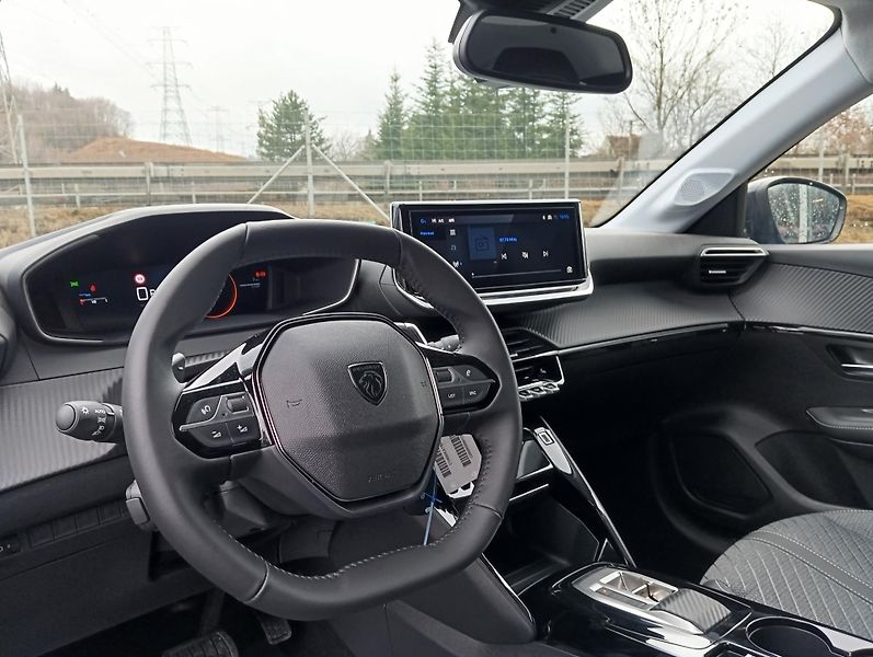 Peugeot 208 (2026) ALLURE Hybrid 110 e-DCS6 - fotka 12 z 16