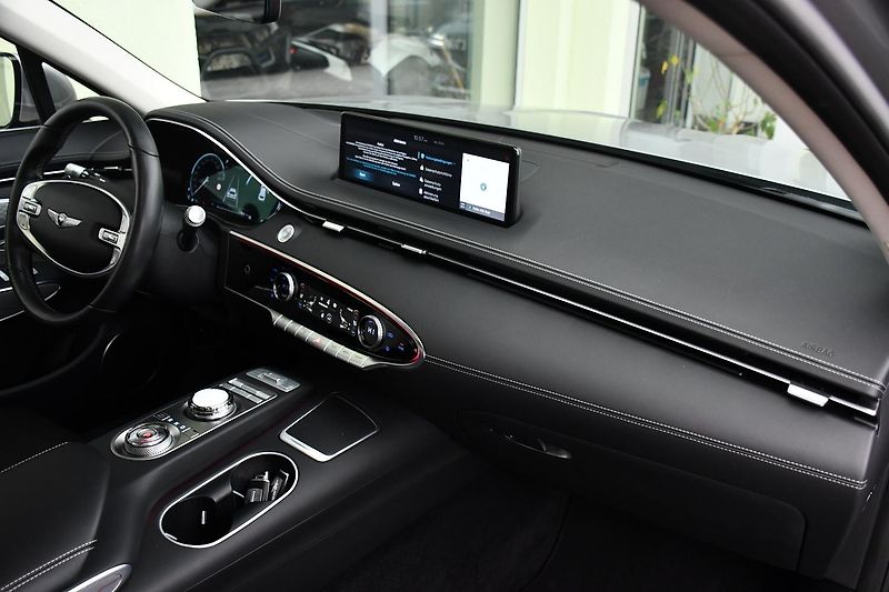 Genesis GV70 2.5T AWD AT8 LUXURY LINE - fotka 18 z 46