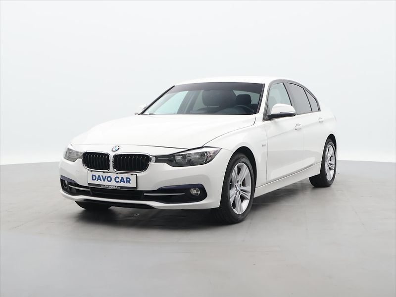 BMW Řada 3 2,0 320i 135kW CZ xDrive Sport - fotka 3 z 38