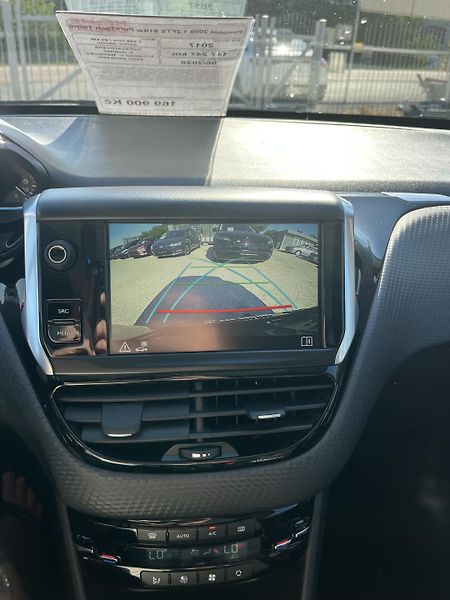 Peugeot 2008 (2017) 1.2FTS 81Kw PureTech Tažné - fotka 18 z 33