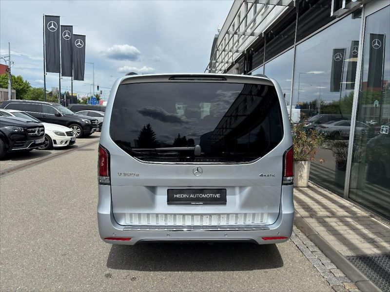 Mercedes-Benz Třídy V (2026) 2,0 300 d / Exclusive / L / 4M - fotka 3 z 7