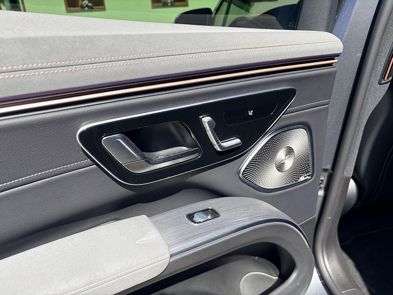 Mercedes-Benz EQS 450 AMG  - fotka 53 z 64