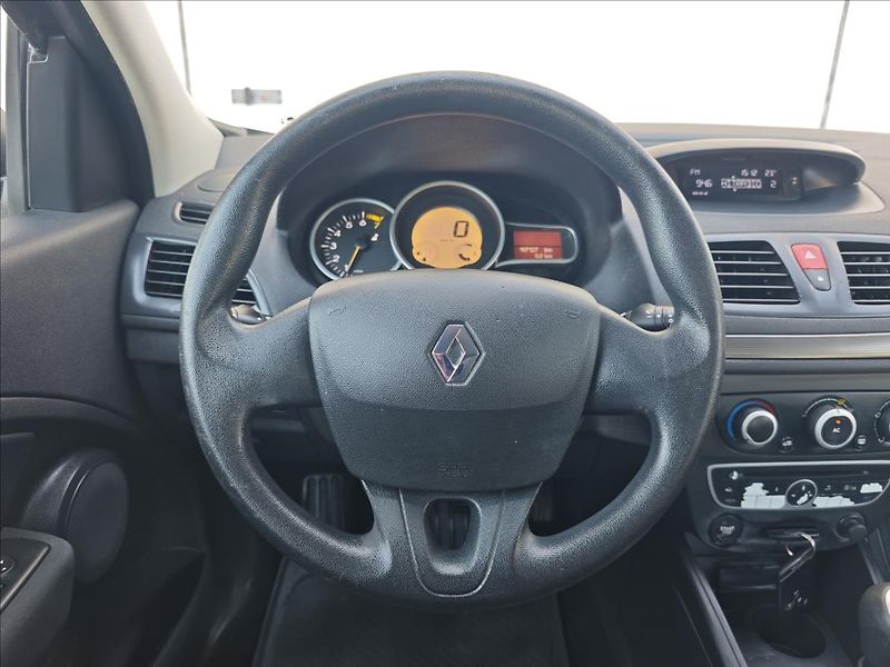 Renault Mégane 1,6 16V  Expression - fotka 17 z 20