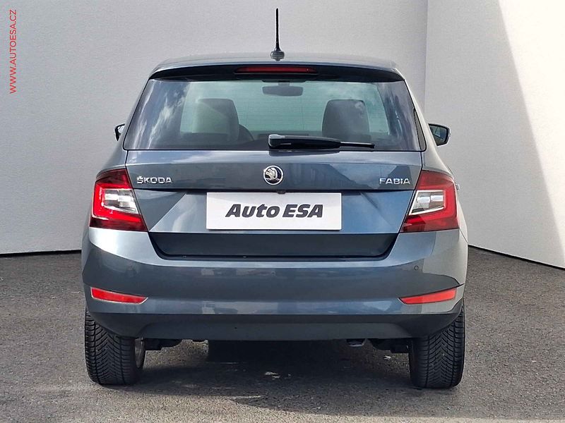 Škoda Fabia (2019) 1.0 TSi, 1.maj,ČR, DSG, LED - fotka 5 z 18