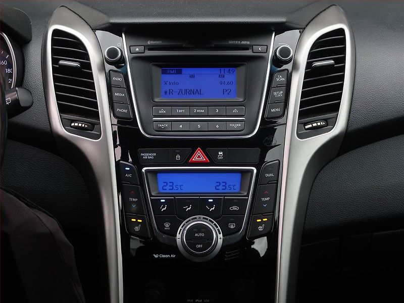 Hyundai i30 (2014) 1.6 CRDi, Tempomat - fotka 12 z 15
