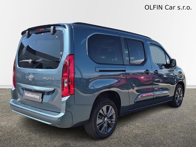 Toyota ProAce City Verso Family  1.5L 130 - 6 MT  Famil - fotka 2 z 26