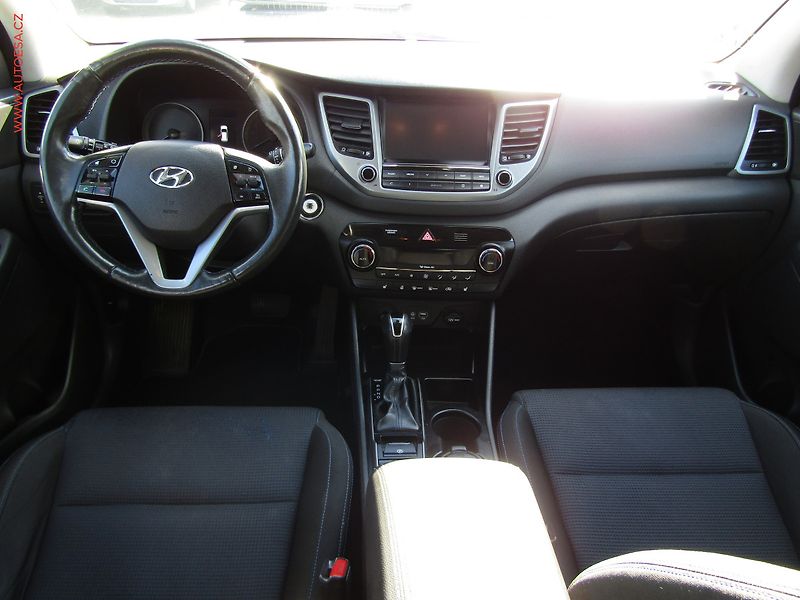 Hyundai Tucson (2015) 2.0 CRDi 4x4, ČR, AT, navi - fotka 8 z 23