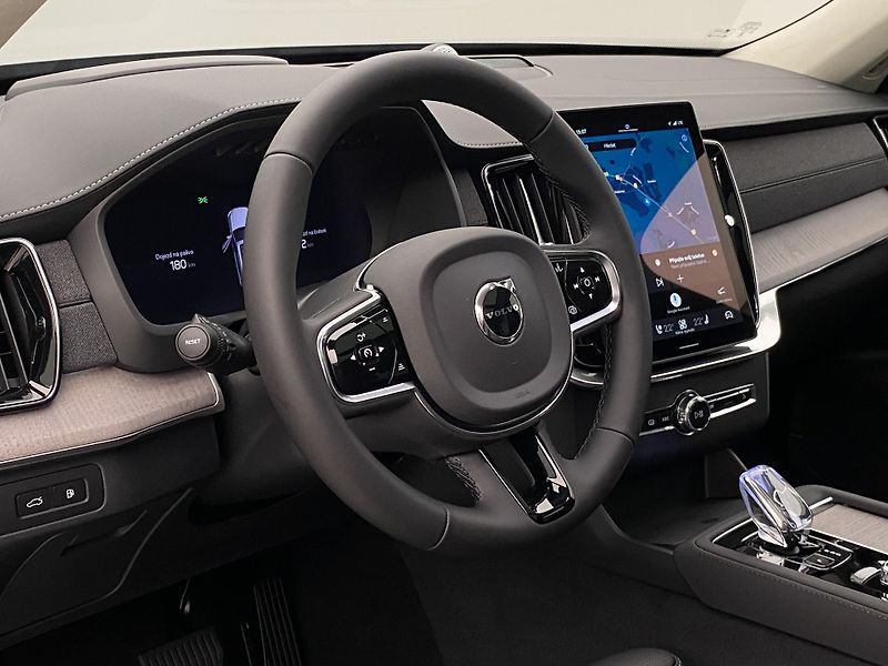 Volvo XC90 (2026) T8 AWD RECHARGE BRIGHT ULTRA - fotka 4 z 77
