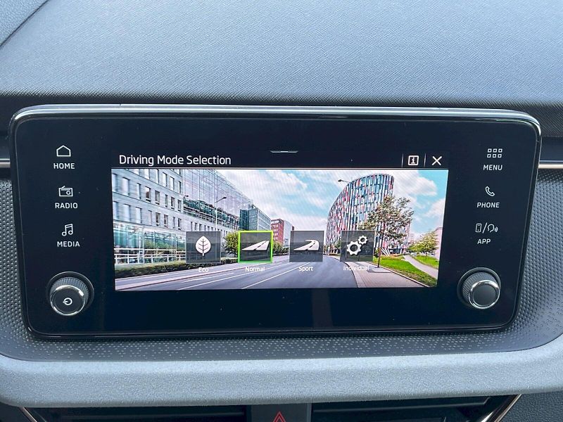 Škoda Scala (2025) Top Selection 1.0 TSI 85 kW DS - fotka 17 z 32