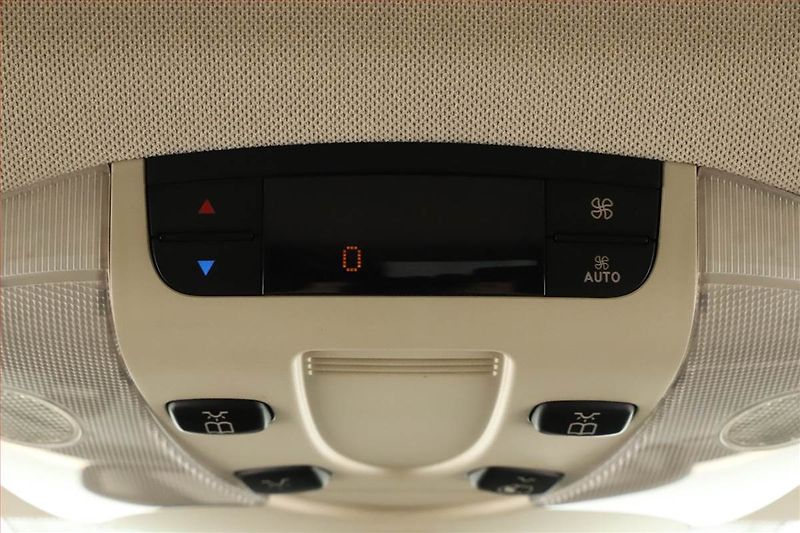 Mercedes-Benz Viano (2010) Trend 3.0 CDI, 1Maj - fotka 13 z 16