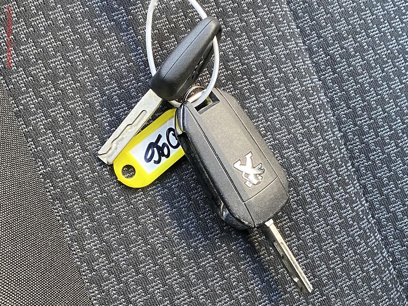 Peugeot 308 (2020) 1.5HDi, ČR, Active - fotka 17 z 18