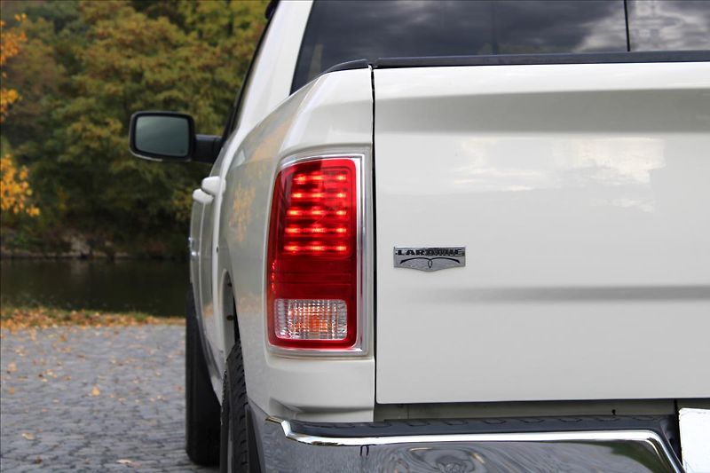 Dodge RAM 3.0L V6 EcoDIESEL / LARAMIE - fotka 40 z 43