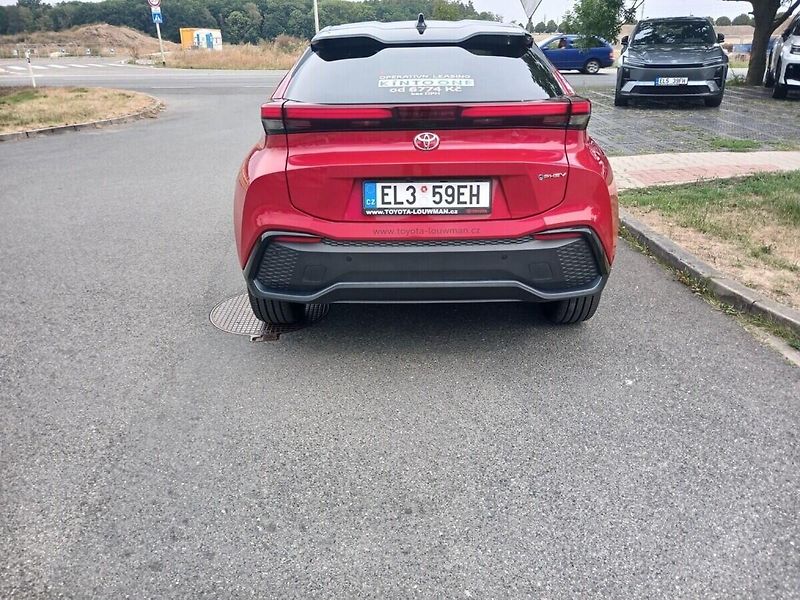Toyota C-HR 2.0 PHEV Executive - fotka 5 z 10