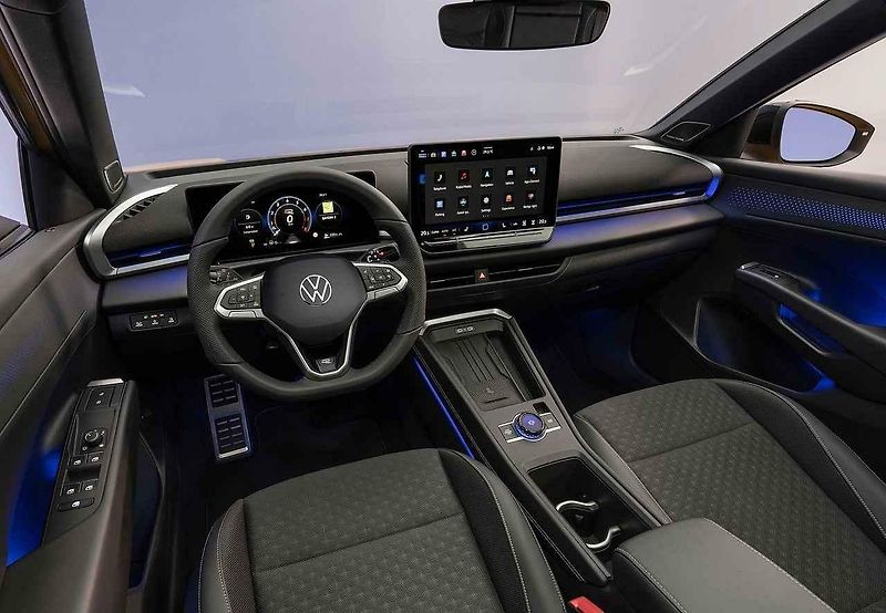 Volkswagen T-Roc jsme zatím zkoušeli v Portugalsku.