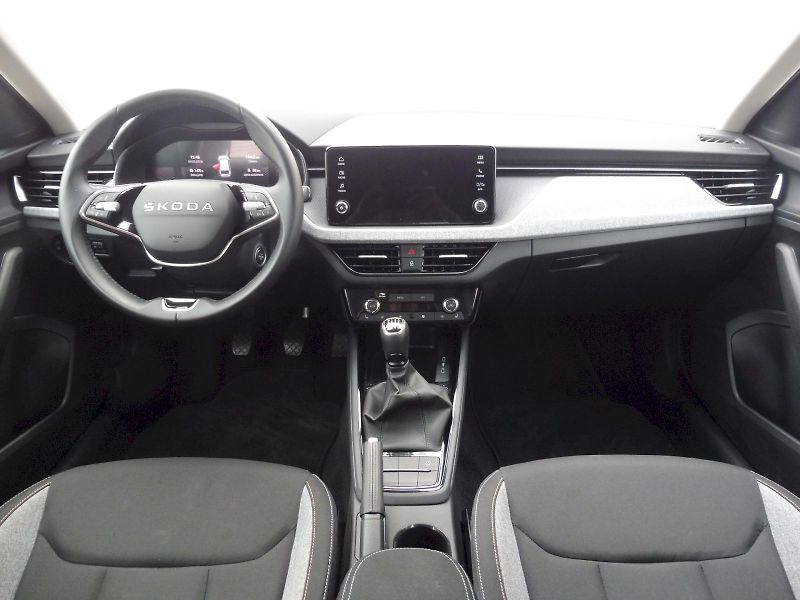 Škoda Scala (2025) Selection 1,0 TSI 85kW - fotka 5 z 28