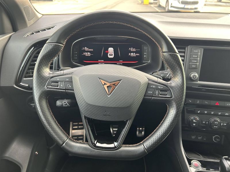 Seat Ateca DSG 4WD 2,0 TSI - fotka 12 z 30