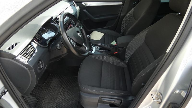 Škoda Octavia Combi 2,0 TDI Ambition - fotka 19 z 24