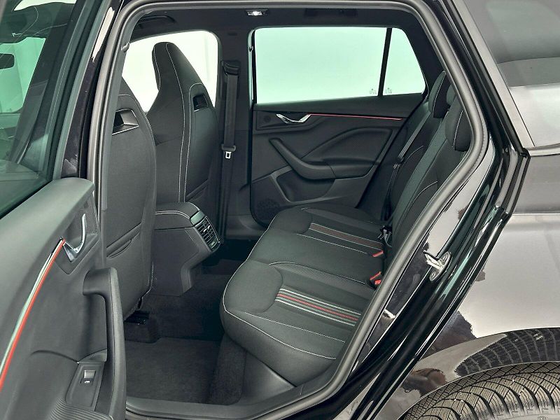 Škoda Kamiq (2025) DSG 1.0TSI 85kW Monte Carlo - fotka 8 z 30