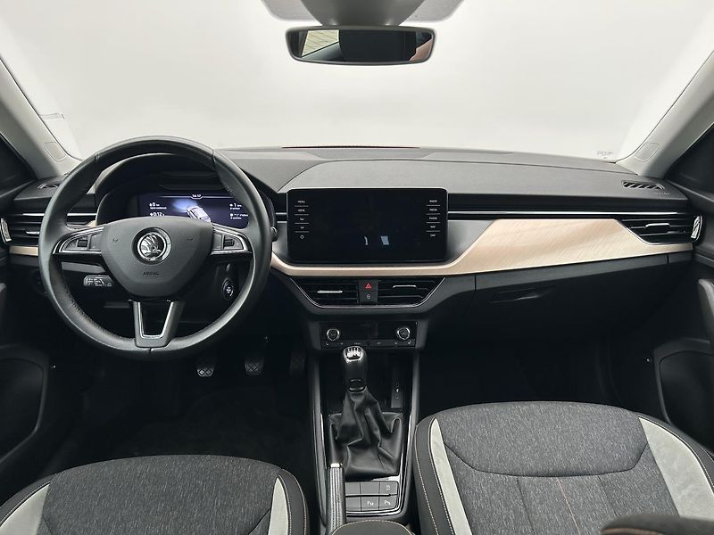 Škoda Kamiq 1.6 TDI Style - fotka 10 z 34