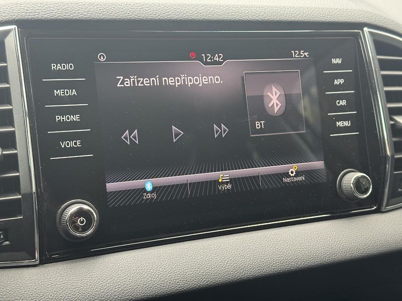 Škoda Karoq (2019) 1.5TSi DSG Style Virtual RZV - fotka 38 z 52