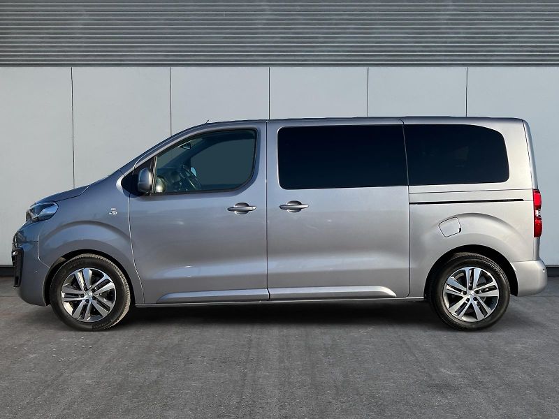Peugeot Traveller (2021) L2 8MÍST 2.0HDi 130kW TAŽNÝ CZ - fotka 2 z 31