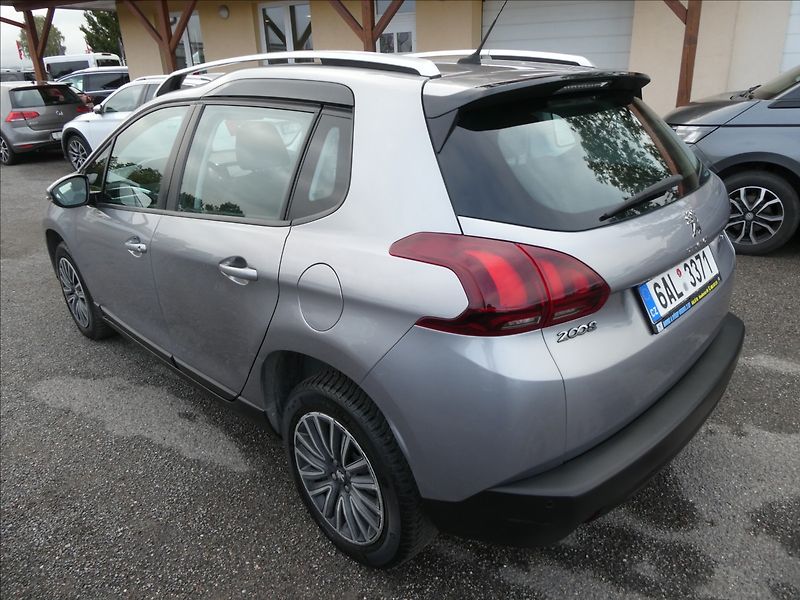 Peugeot 2008 1,2 PureTech 81kW AUTOMAT, ČR - fotka 7 z 38