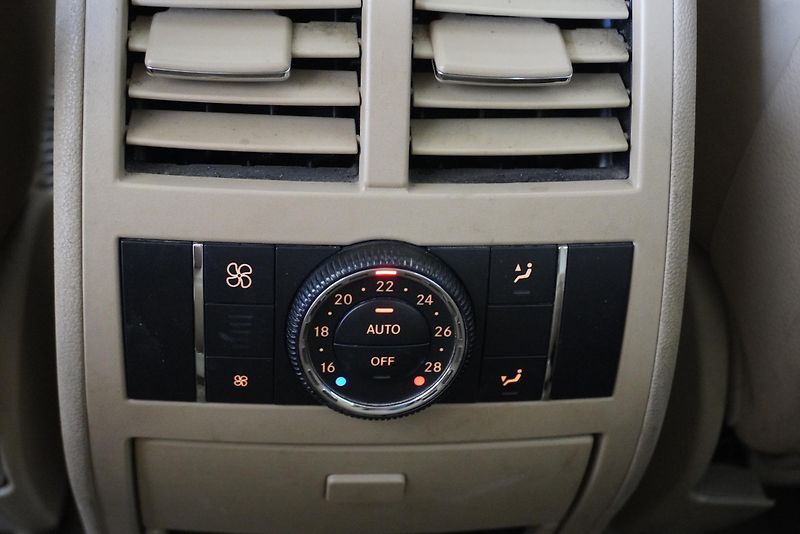 Mercedes-Benz GL 420 CDI 225kW,7MÍST,TOP VÝBAVA - fotka 26 z 32