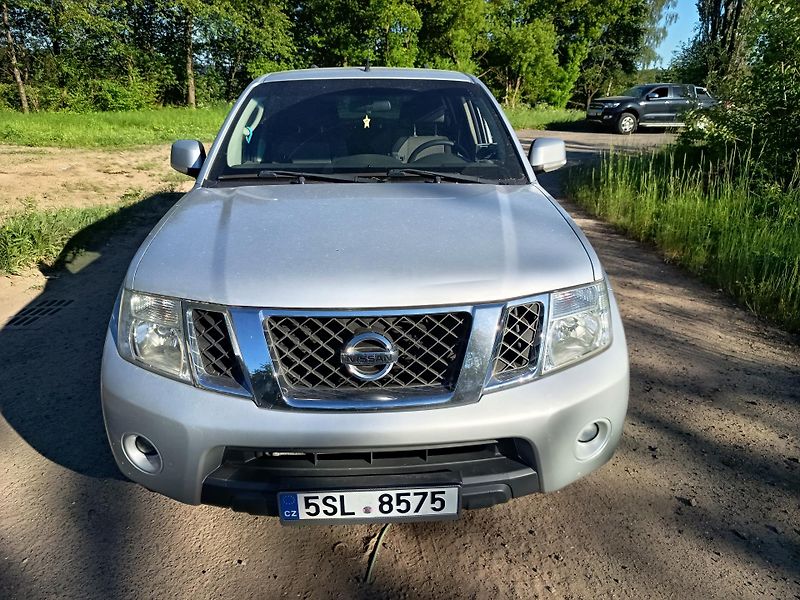 Nissan Navara (2010) - fotka 4 z 33