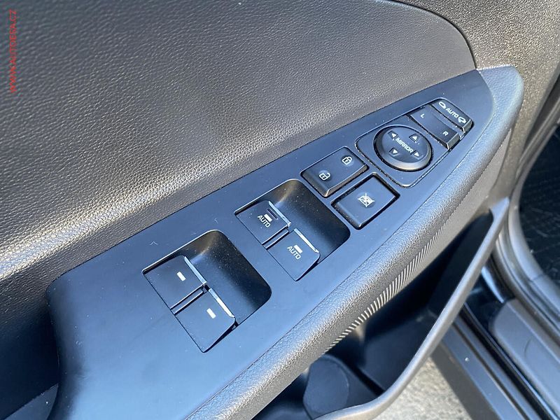 Hyundai Tucson (2018) 1.6 T-GDI, ČR, servis.kniha - fotka 13 z 17