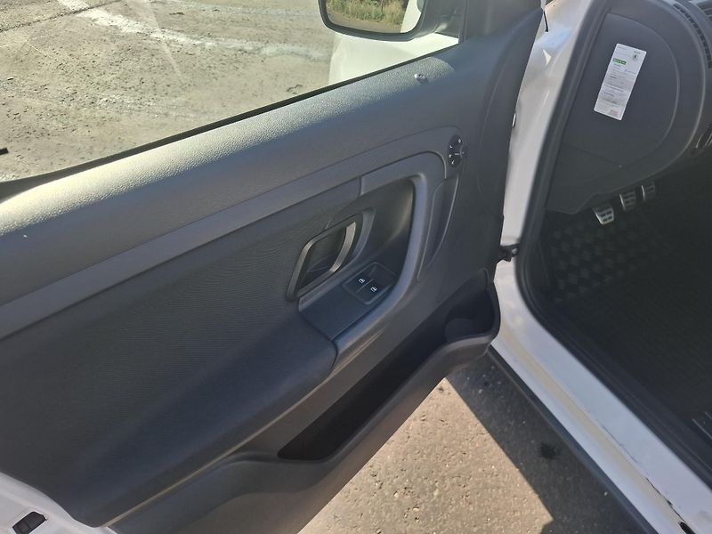 Škoda Roomster (2012) edice SCOUT 1.2TSi 63kW,klima - fotka 7 z 19