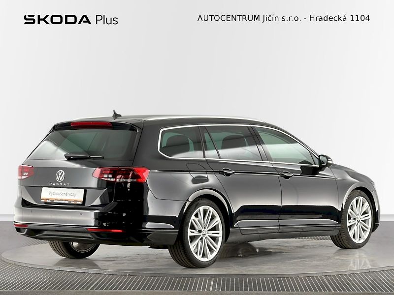 Volkswagen Passat (2022) Business 2.0 TDI 110kW - fotka 2 z 30