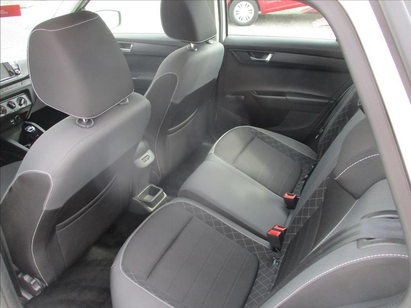 Škoda Fabia 1,0 TSI, servis,DPH,1.maj,CZ, - fotka 14 z 43
