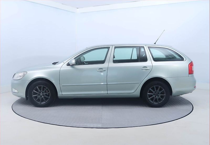 Škoda Octavia (2009) Ambiente 1.4 TSI, Tempomat - fotka 3 z 14